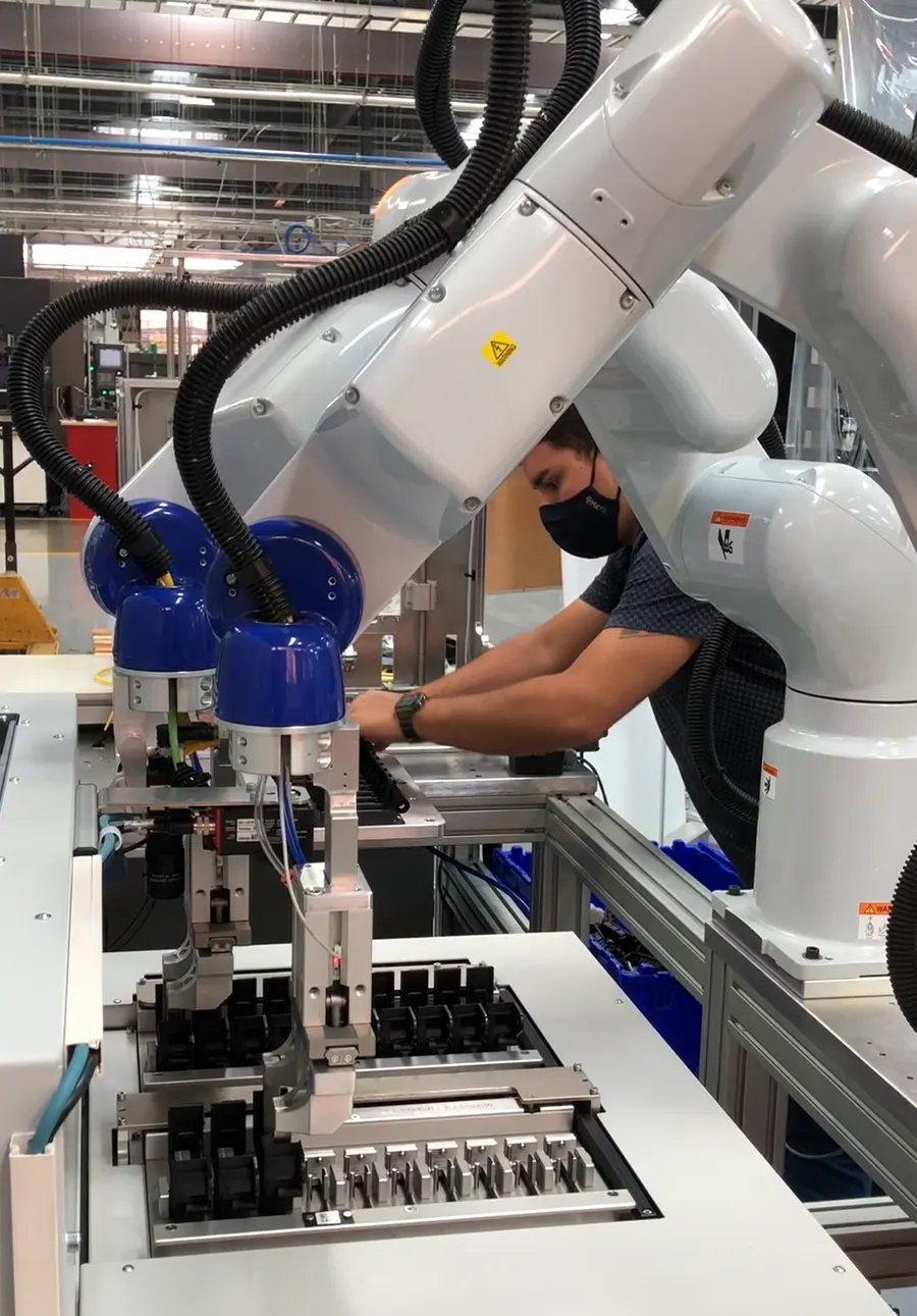 Machine et lignes d'assemblage — réalisation 8